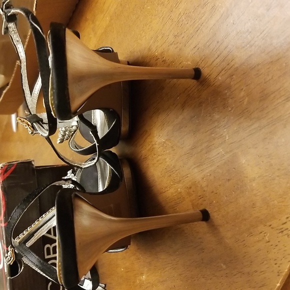 ICORA Black Bow Heeled Sandals - Picture 10 of 13